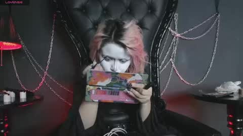 Snapshot of navier__ chatting on 04.22.26 Navier online show from 04.22.26