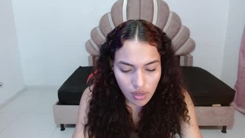 Snapshot of naya_fox1 chatting on 12.21.25 naya_fox1 online show from 12.21.25