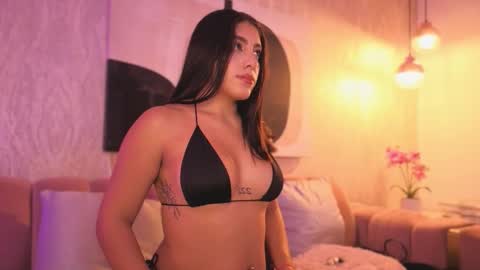 Snapshot of naylapot_ chatting on 02.21.26 Juli online show from 02.21.26