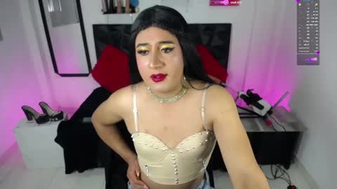 Snapshot of nayleah chatting on 09.22.25 nayleah online show from 09.22.25