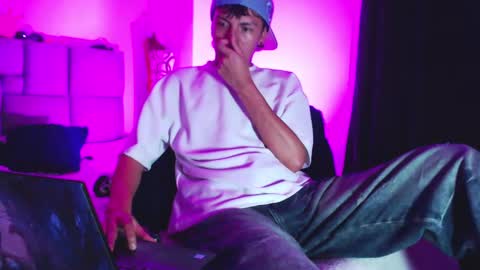 Snapshot of naytonfreeman chatting on 10.21.25 Im Nayton online show from 10.21.25