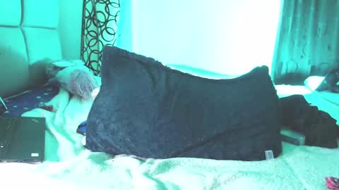 Im Nayton online show from 10.23.25