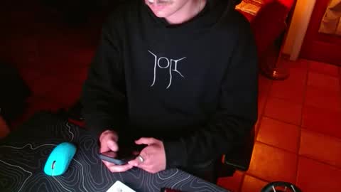 tootired online show from 04.04.26