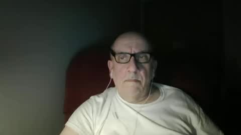 Snapshot of needlesslove chatting on 04.15.26 Tom online show from 04.15.26