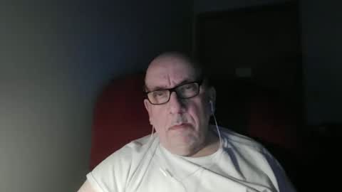 Snapshot of needlesslove chatting on 04.29.26 Tom online show from 04.29.26