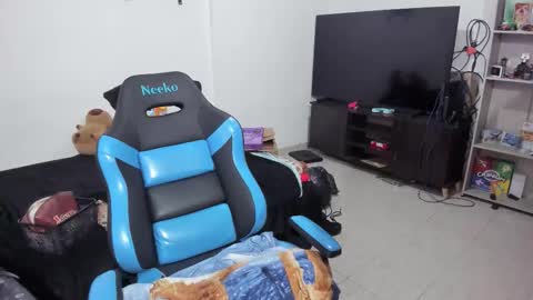 Geek Nicole    im Neeko UwU online show from 12.20.25