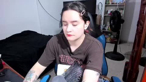 Snapshot of neeko_lol_ chatting on 06.03.26 Geek Nicole im Neeko UwU online show from 06.03.26