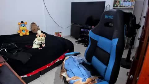 Snapshot of neeko_lol_ chatting on 07.09.26 Geek Nicole im Neeko UwU online show from 07.09.26