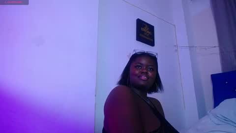 Snapshot of neighbor_ebony chatting on 04.21.26 CHIKY online show from 04.21.26