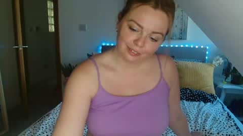 Snapshot of neighbournicole chatting on 06.25.26 Birthday online show from 06.25.26