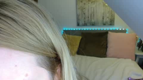Snapshot of neighbournicole chatting on 07.06.26 Birthday online show from 07.06.26