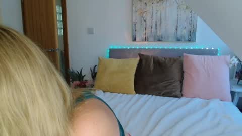 Snapshot of neighbournicole chatting on 07.29.26 Birthday online show from 07.29.26