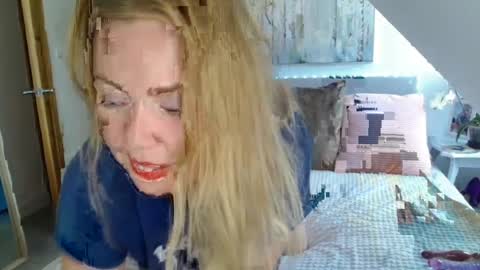 Snapshot of neighbournicole chatting on 08.03.26 Birthday online show from 08.03.26