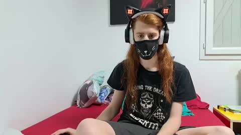 Snapshot of neko_nyaaa chatting on 01.19.25 Neko online show from 01.19.25