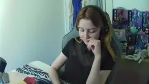 Snapshot of neliarunion chatting on 06.24.26 lily online show from 06.24.26