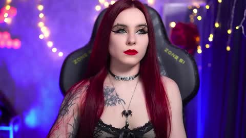 Snapshot of nelle_ chatting on 03.25.26 online show from 03.25.26