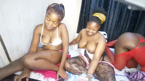 nellyeluxe online show from 12.19.25