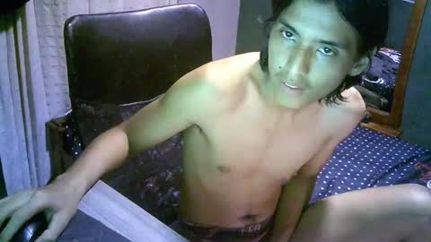 Snapshot of neo_luchotheboss chatting on 11.04.25 neo_luchotheboss online show from 11.04.25