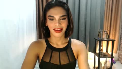 neomi online show from 03.13.26