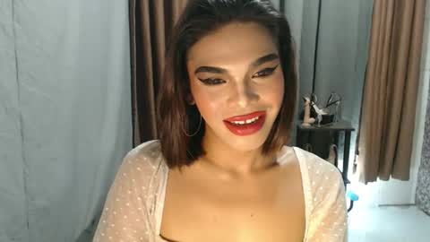 Snapshot of neomi_hardcock chatting on 04.19.26 neomi online show from 04.19.26
