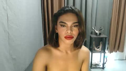 Snapshot of neomi_hardcock chatting on 04.26.26 neomi online show from 04.26.26