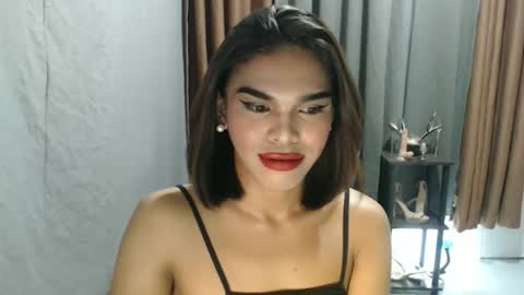 Snapshot of neomi_hardcock chatting on 04.29.26 neomi online show from 04.29.26