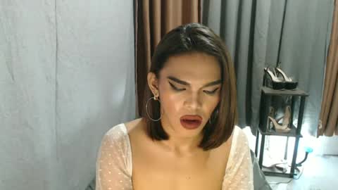 Snapshot of neomi_hardcock chatting on 05.19.26 neomi online show from 05.19.26