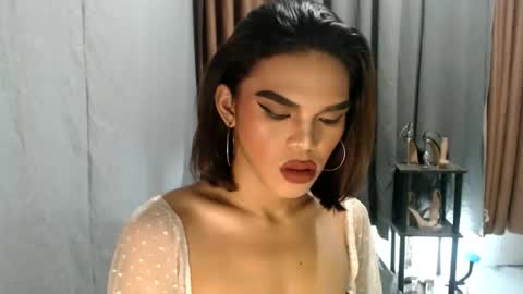 Snapshot of neomi_hardcock chatting on 05.27.26 neomi online show from 05.27.26