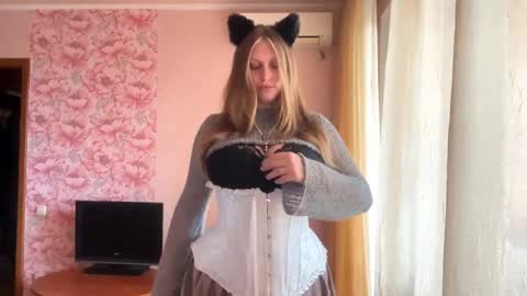 Snapshot of neomimaddern chatting on 04.18.26 neomimaddern online show from 04.18.26