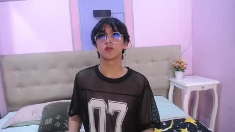 NeonAdonis online show from 10.18.25