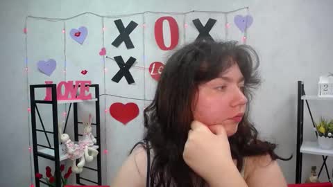 Snapshot of neonilalisova chatting on 09.23.25 NeonilaLisova online show from 09.23.25
