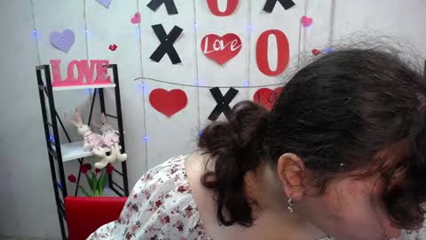 Snapshot of neonilalisova chatting on 10.12.25 NeonilaLisova online show from 10.12.25