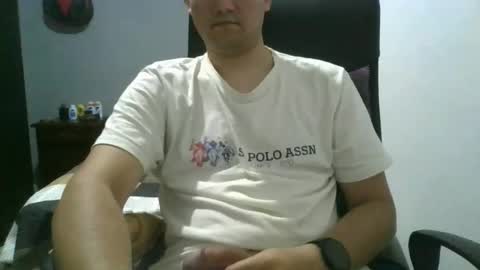 Snapshot of nerdxxx94 chatting on 04.22.26 MrBull online show from 04.22.26