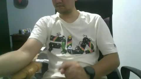 Snapshot of nerdxxx94 chatting on 04.25.26 MrBull online show from 04.25.26