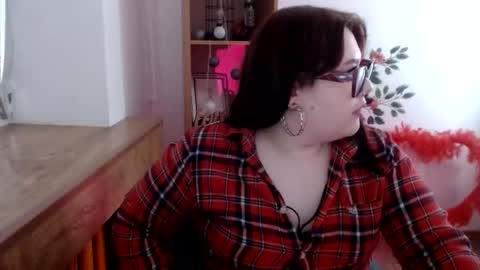 Snapshot of nereia chatting on 05.31.26 nereia online show from 05.31.26
