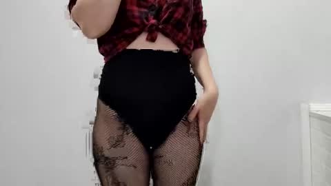 Snapshot of nerii11i chatting on 05.11.26 Crystal New online show from 05.11.26
