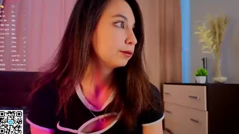Snapshot of nerixalvire chatting on 06.19.26 Emily online show from 06.19.26