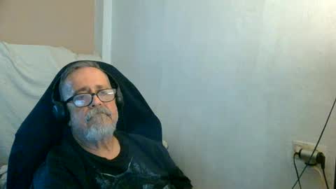 Snapshot of neron401 chatting on 06.18.26 neron401 online show from 06.18.26