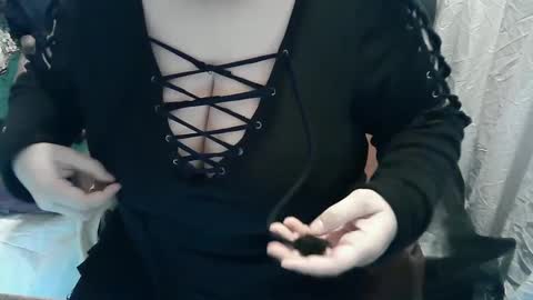 Snapshot of neslihan35 chatting on 02.13.25 neslihan online show from 02.13.25