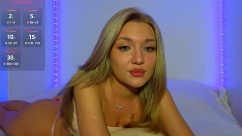 Nessa online show from 10.21.25