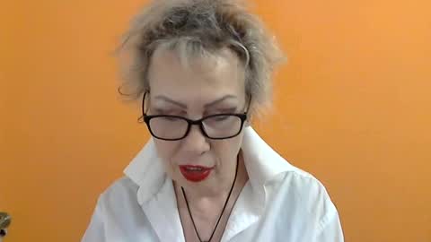 Snapshot of nessyjenixs chatting on 03.10.25 NessyJenixs online show from 03.10.25