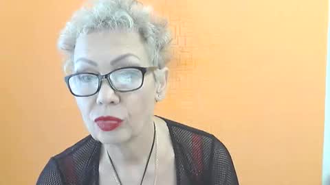 NessyJenixs online show from 11.02.25