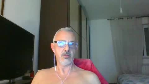 Snapshot of nevenerabis chatting on 01.08.25 nevenerabis online show from 01.08.25