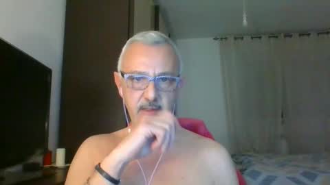 Snapshot of nevenerabis chatting on 01.25.25 nevenerabis online show from 01.25.25