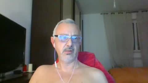 Snapshot of nevenerabis chatting on 02.04.25 nevenerabis online show from 02.04.25