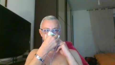 Snapshot of nevenerabis chatting on 02.05.25 nevenerabis online show from 02.05.25