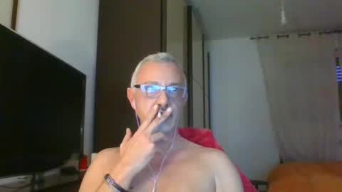 Snapshot of nevenerabis chatting on 02.10.25 nevenerabis online show from 02.10.25