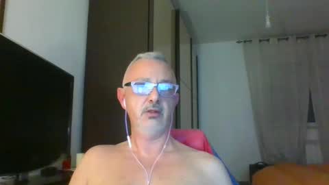 Snapshot of nevenerabis chatting on 02.18.25 nevenerabis online show from 02.18.25