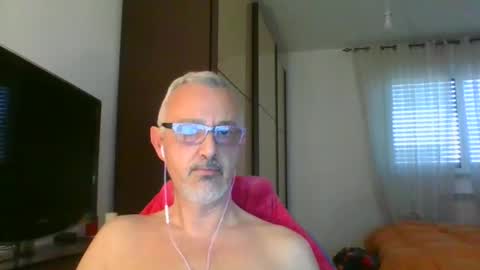 Snapshot of nevenerabis chatting on 03.10.25 nevenerabis online show from 03.10.25