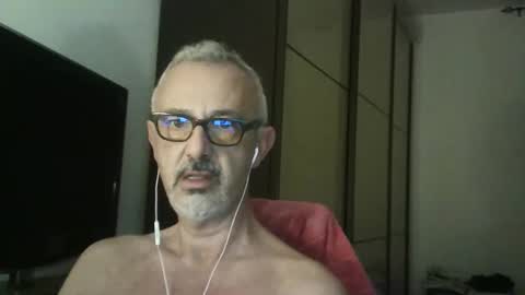 Snapshot of nevenerabis chatting on 09.17.25 nevenerabis online show from 09.17.25